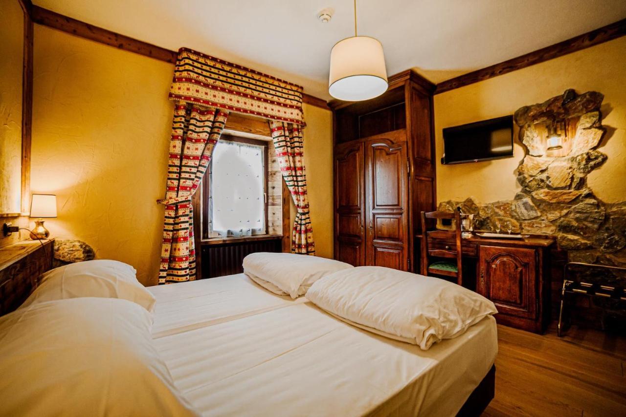 Hotel Jumeaux ブレウイル・チェルヴィナイア エクステリア 写真