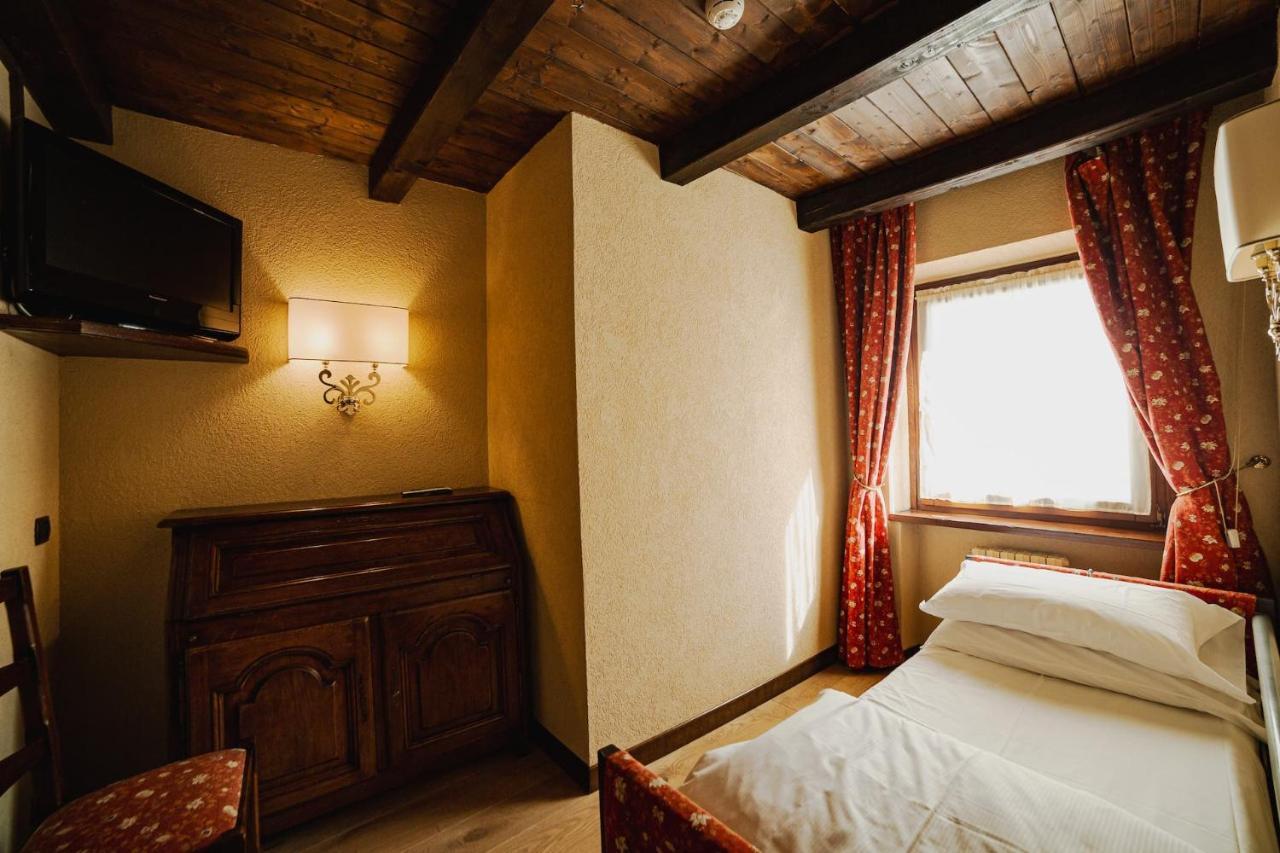 Hotel Jumeaux ブレウイル・チェルヴィナイア エクステリア 写真