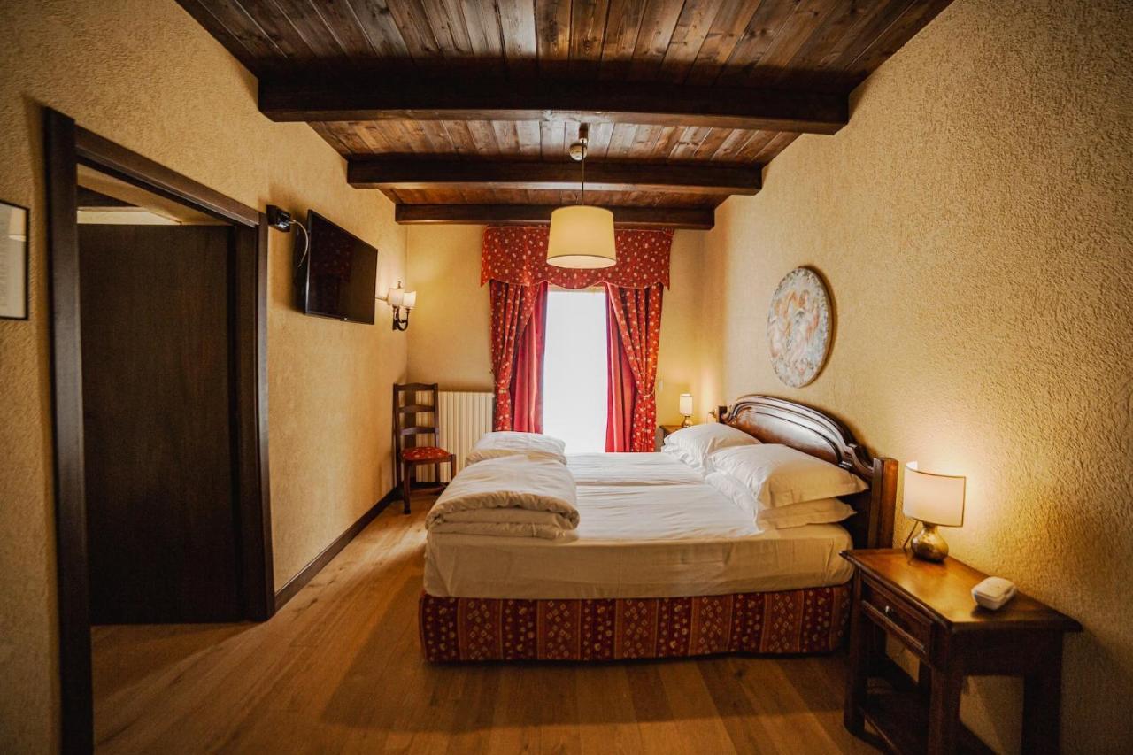 Hotel Jumeaux ブレウイル・チェルヴィナイア エクステリア 写真