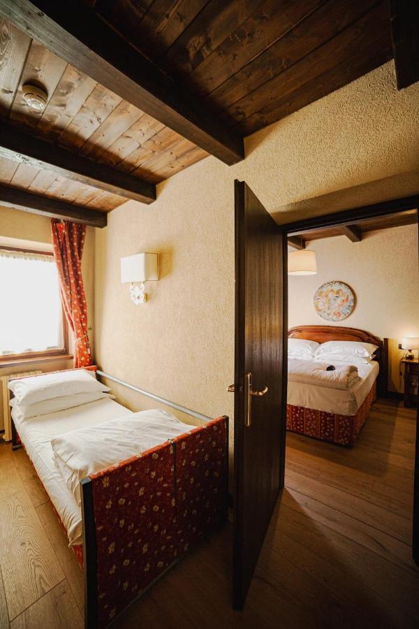 Hotel Jumeaux ブレウイル・チェルヴィナイア エクステリア 写真