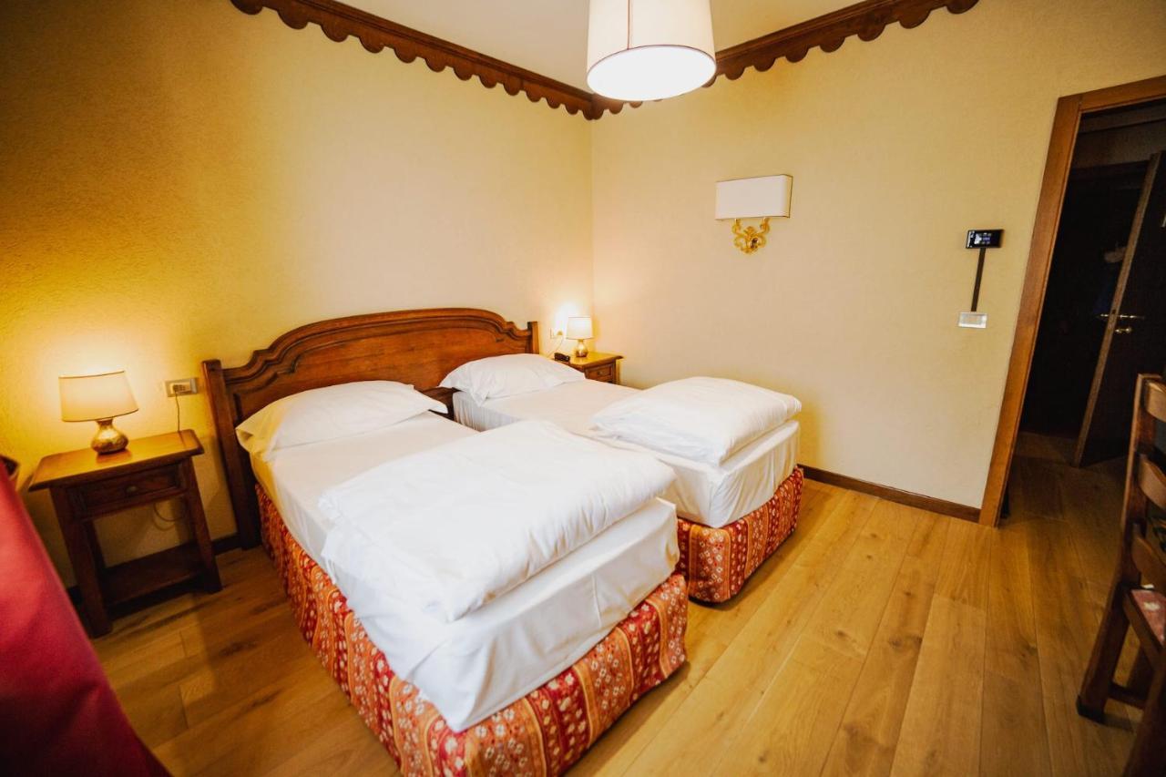 Hotel Jumeaux ブレウイル・チェルヴィナイア エクステリア 写真