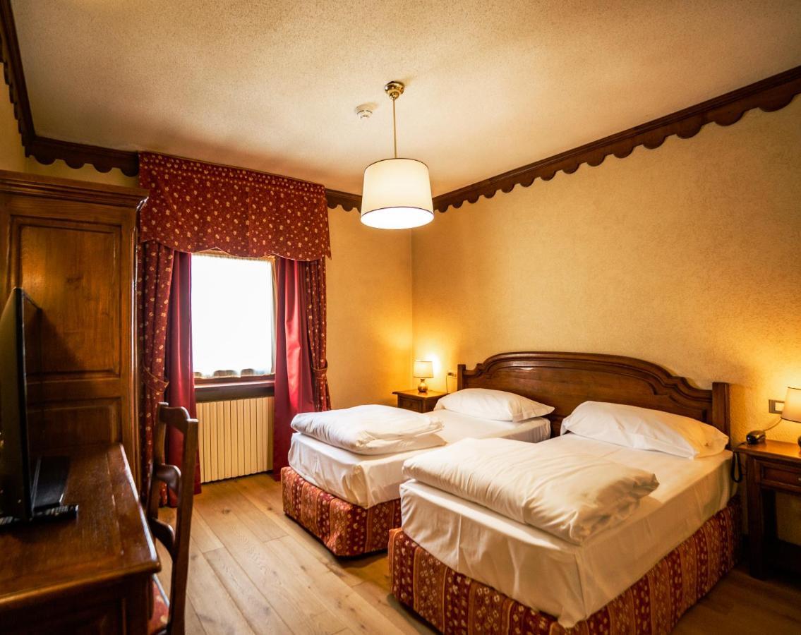Hotel Jumeaux ブレウイル・チェルヴィナイア エクステリア 写真
