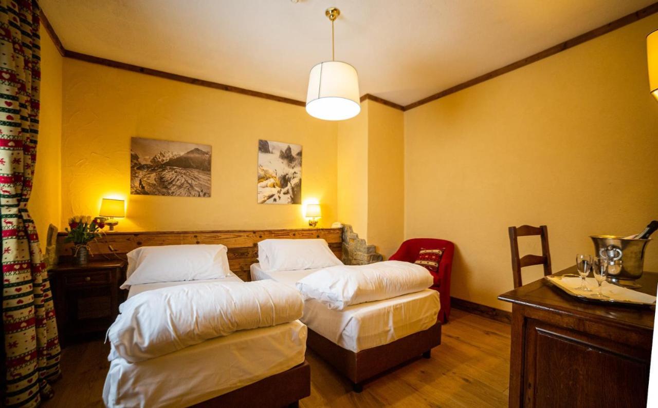 Hotel Jumeaux ブレウイル・チェルヴィナイア エクステリア 写真