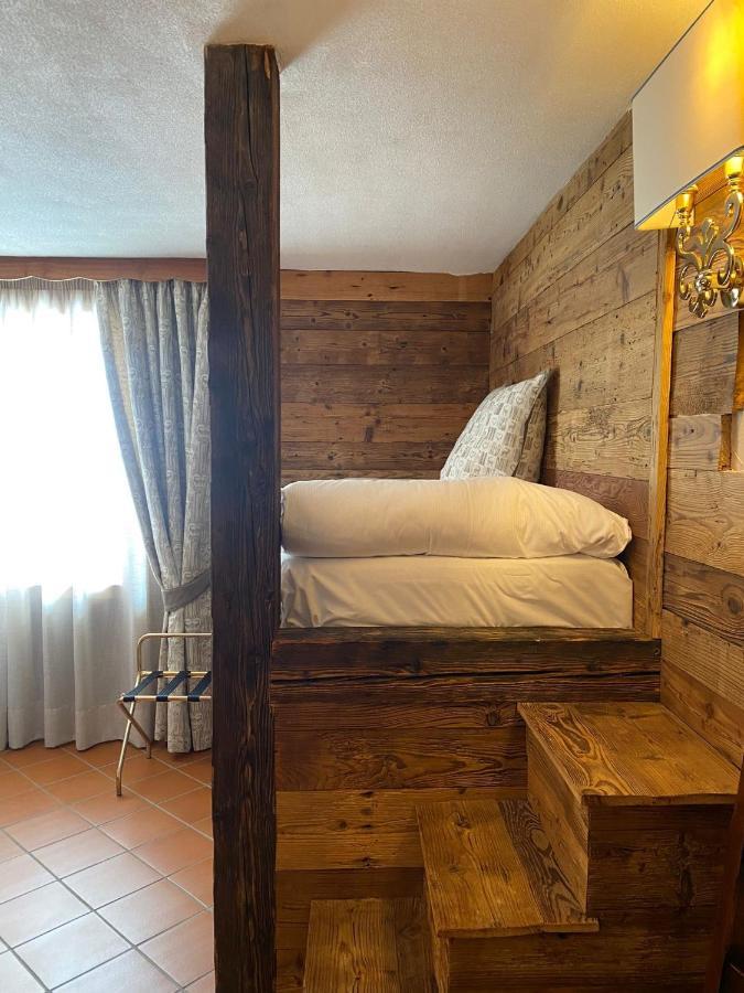 Hotel Jumeaux ブレウイル・チェルヴィナイア エクステリア 写真