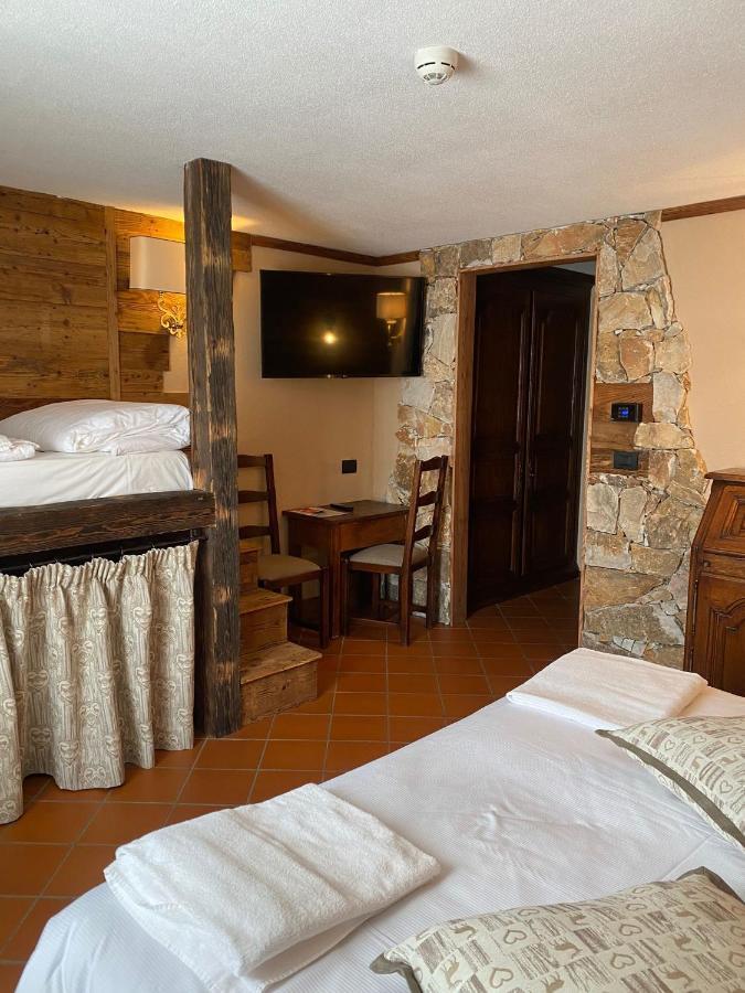 Hotel Jumeaux ブレウイル・チェルヴィナイア エクステリア 写真