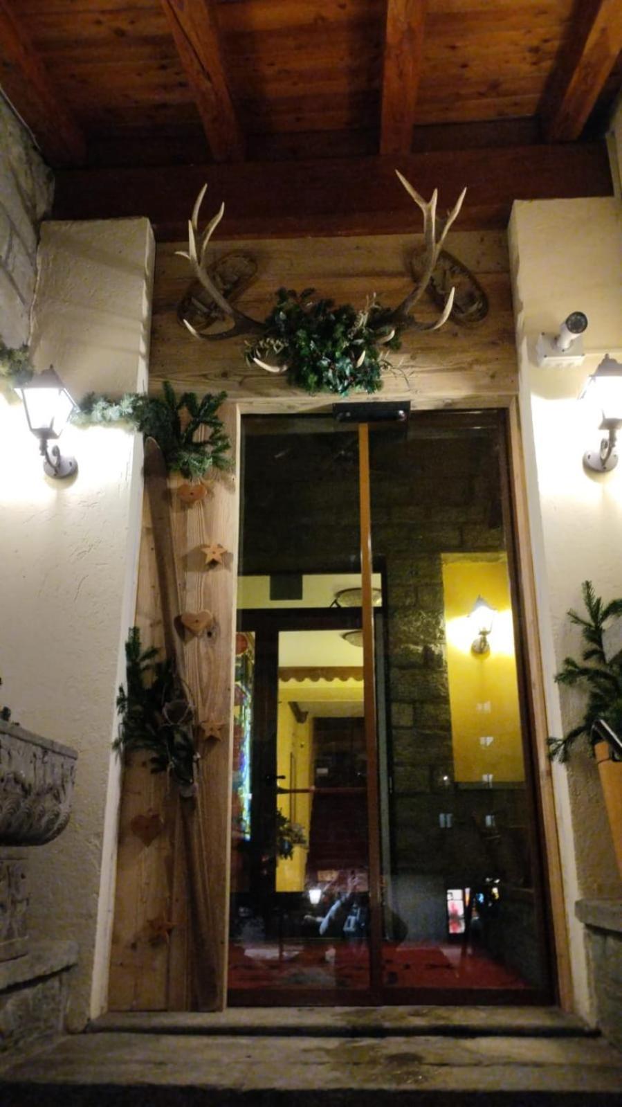 Hotel Jumeaux ブレウイル・チェルヴィナイア エクステリア 写真