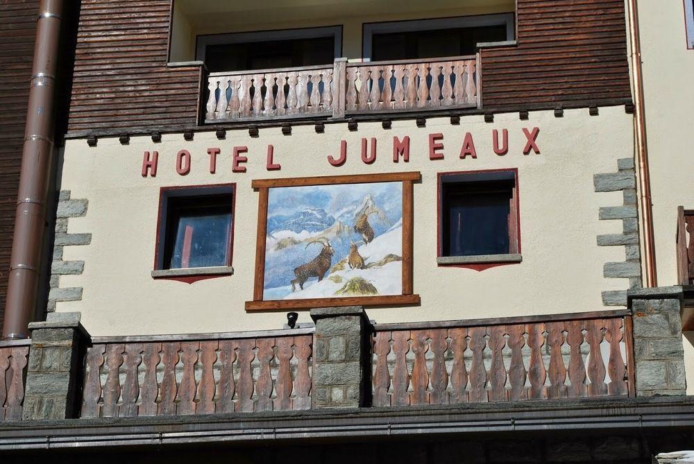 Hotel Jumeaux ブレウイル・チェルヴィナイア エクステリア 写真