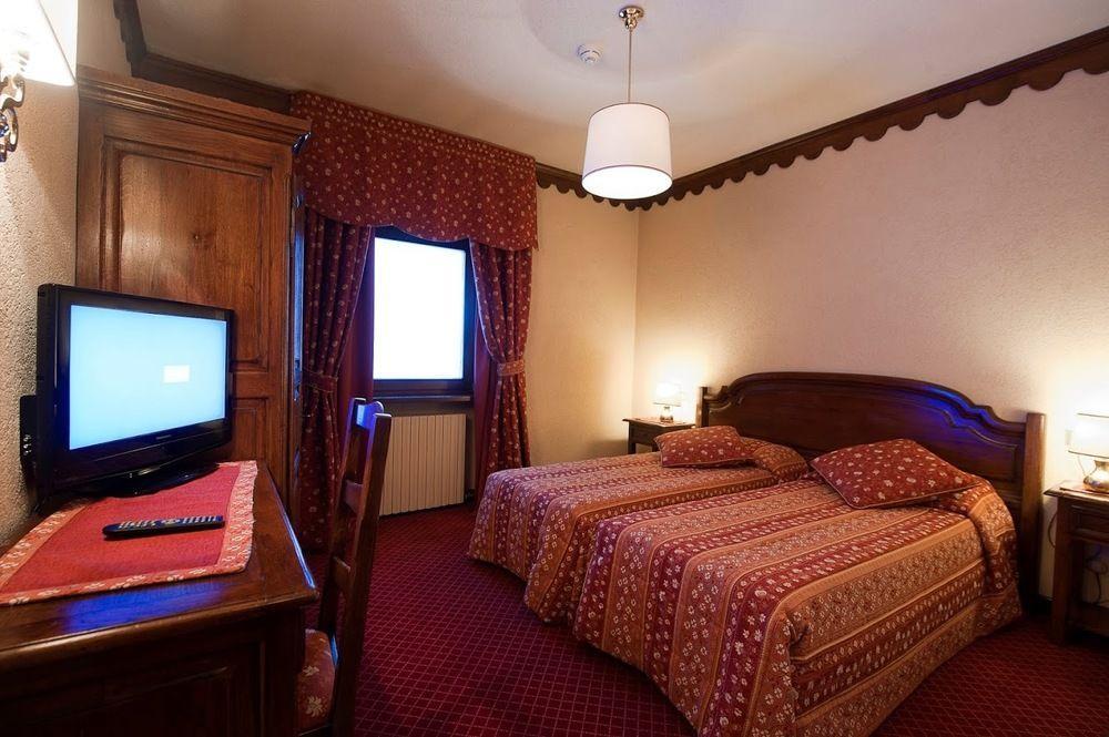Hotel Jumeaux ブレウイル・チェルヴィナイア エクステリア 写真
