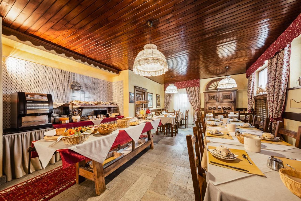 Hotel Jumeaux ブレウイル・チェルヴィナイア エクステリア 写真
